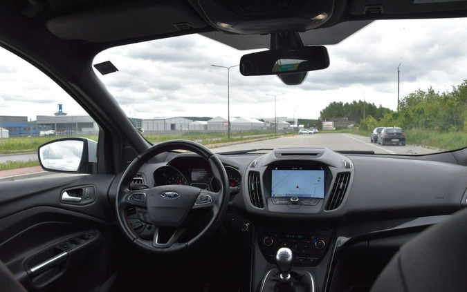 Ford Kuga cena 66899 przebieg: 97000, rok produkcji 2017 z Pieńsk małe 631
